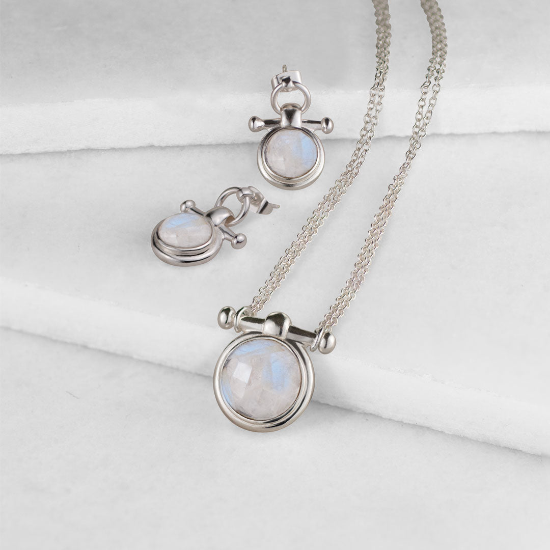 Sterling Silver Moonstone Pendant shops